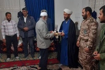 تقدیر از خانواده شهید اهل سنت روستای باغ کشمیر تربت جام تقدیر از خانواده شهید اهل سنت روستای باغ کشمیر تربت جام