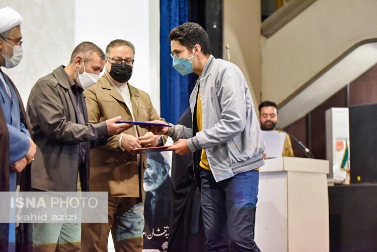 چهره برتر سال هنر انقلاب در خراسان شمالی معرفی شد