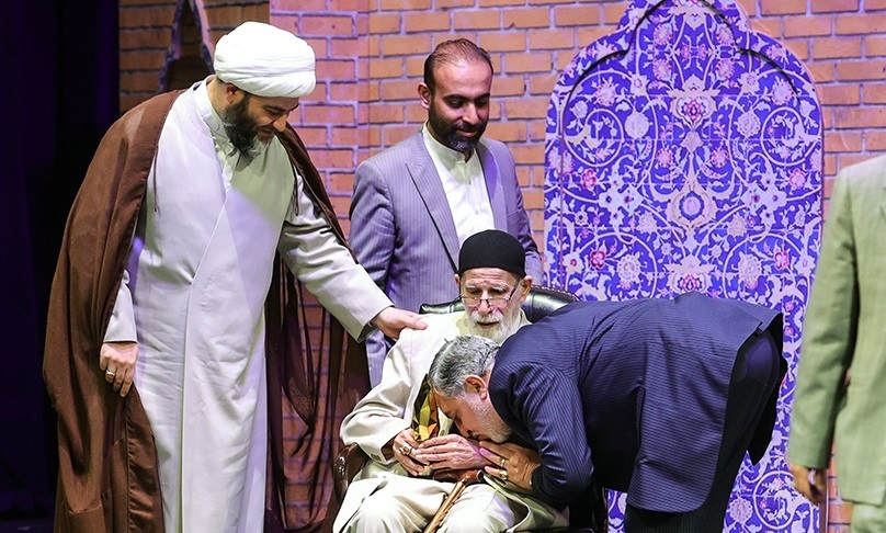 اهدای درخت زرین &laquo;هوای نو&raquo; به &laquo;سازگار&raquo;/ برگزیدگان هوای نو تجلیل شدند