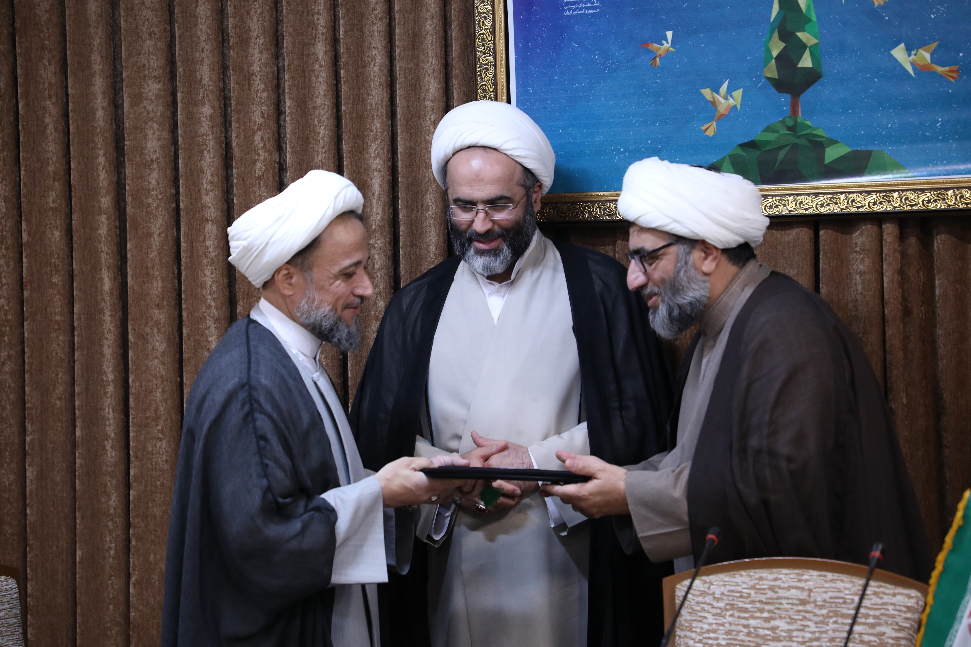 قدردانی از برگزیدگان مهرواره هوای نو در قم