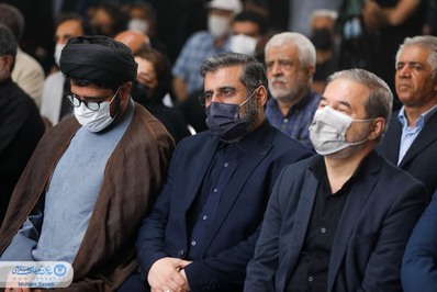 نماز حجت الاسلام محمد قمی بر پیکر حبیب الله صادقی