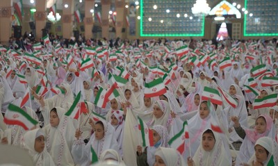 اجتماع ۴۰۰۰ نفری دختران دانش‌آموز در جشن «فرشته‌ها»