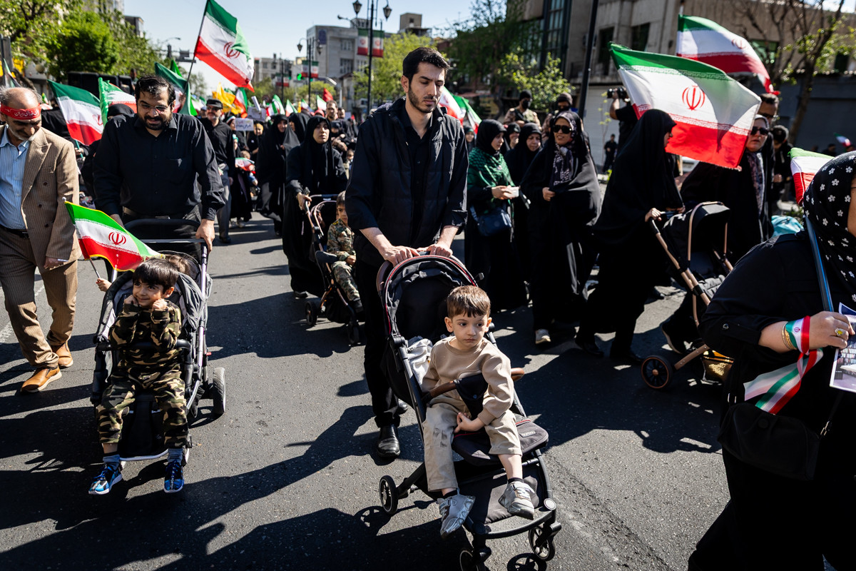 مراسم عزاداری چهلمین روز شهادت رهبر انقلاب برگزار شد