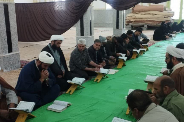محفل انس با قرآن کریم در حاجی‌آباد برپا شد