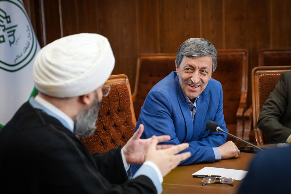 دیدار رئیس ستاد اجرایی فرمان امام با حجت الاسلام قمی