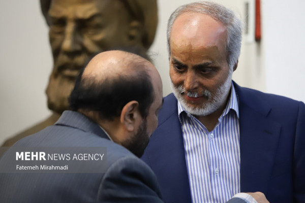 رونمایی از کتاب «میثاق قدسی، ضرورت یاری امام زمان (عج)»