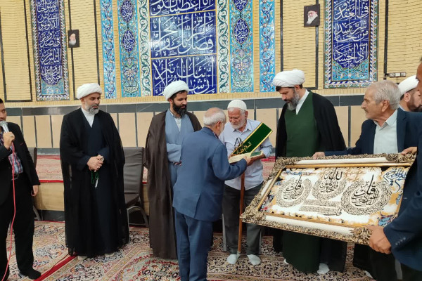 نشان حبیب در دستان پیرغلام طبسی