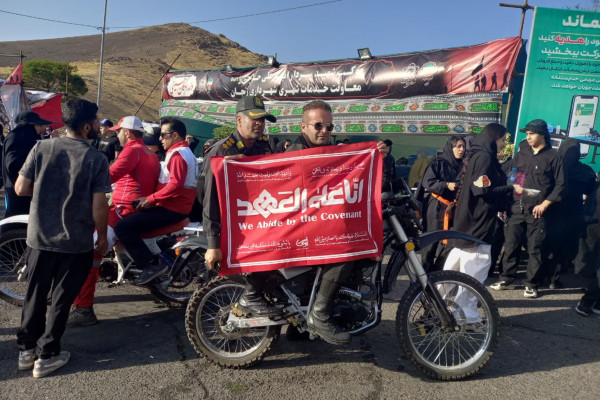 طرح ملی «زندگی با آیه‌ها» در مسیر پیاده روی جاماندگان اربعین در جاده گاوازنگ زنجان برگزار شد.