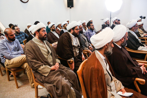 آیین رونمایی از کتاب «چشمه سار حسن»