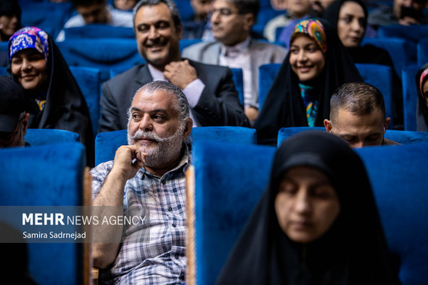 رونمایی از مستند پرواز در مه