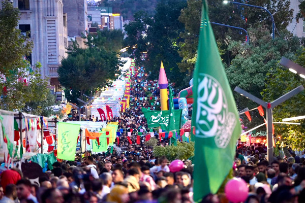 阿赫迈德教民在萨南达季的盛大聚会