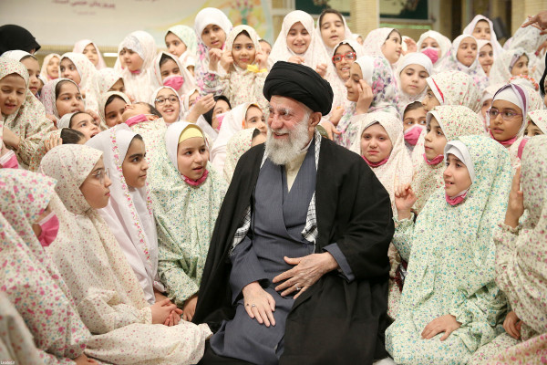 "احتفال الملائكة" بحضور المرشد الأعلى للثورة