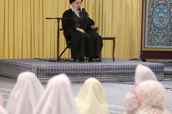 "فرشتوں کی تقریب" رہبر انقلاب کی موجودگی میں