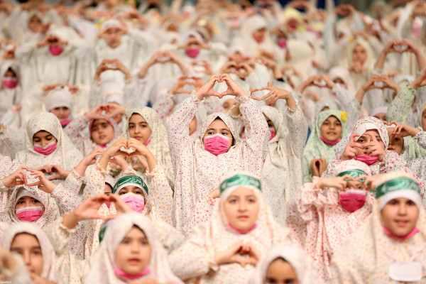 “天使庆典”，最高领袖出席