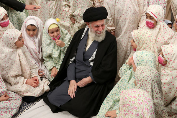 “天使庆典”，最高领袖出席