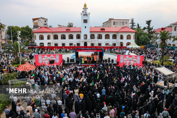 Kilometer-long Ghadir March in the Provinces