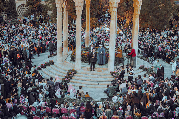 Celebración de Mahfel en el mausoleo de Hafez en Shiraz