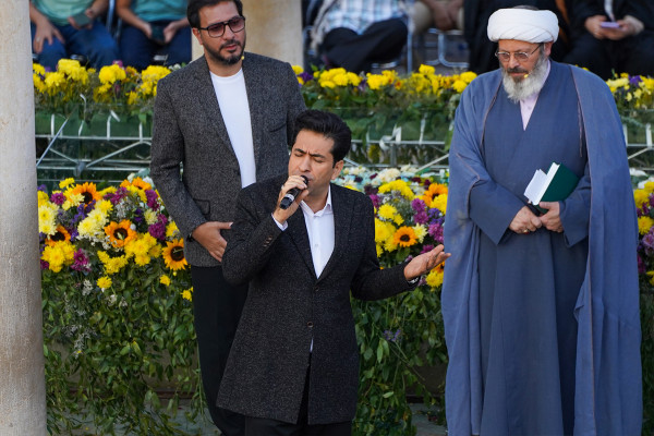 Celebración de Mahfel en el mausoleo de Hafez en Shiraz