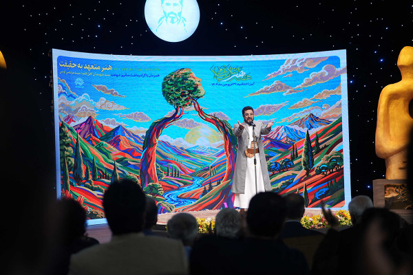 كارن همايونفر يُختار شخصية العام الفنية