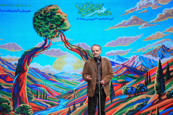 كارن همايونفر يُختار شخصية العام الفنية