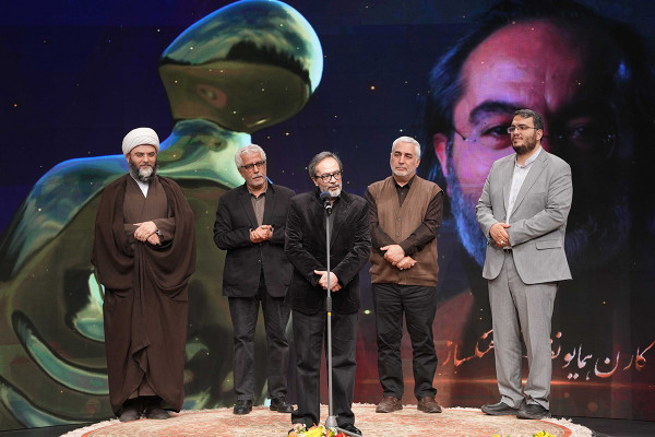 卡伦·霍马云法尔被评为年度艺术人物