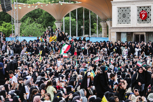 “如星星一般” 活动：伊朗最大的女生庆典