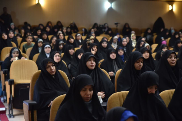 مدیریت جنگ امروز به دست زنان انجام می‌شود