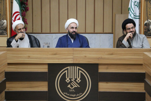 دیدار صمیمانه مدیرکل تبلیغات اسلامی استان با امامان محله شهرستان یزد