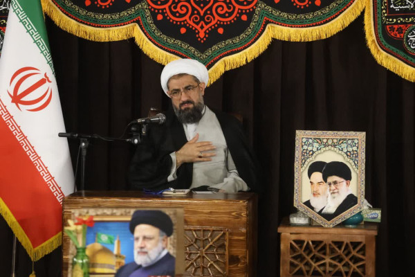 دیدار جامعه مداحان‌ و شعرای آئینی همدان با نماینده ولی فقیه در استان همدان