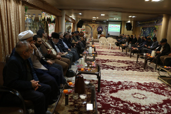 جلسه تصمیم گیری تشکلهای دینی اصفهان جهت حضور پرشور در مراسم 22 بهمن