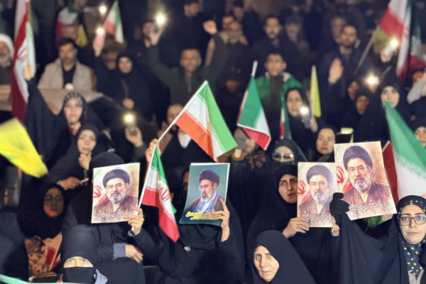 تجمع مردمی میدان‌داران سنندج در حمایت از ایران اسلامی