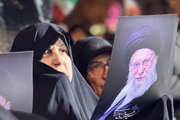 تجمع مردمی میدان‌داران سنندج در حمایت از ایران اسلامی