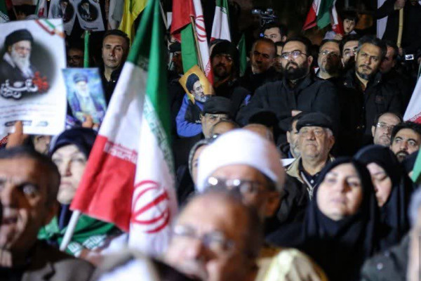 چهل شب میدان‌داری مردم سنندج در حمایت از رزمندگان اسلام