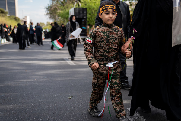 مراسم چهلم شهدای مدرسه میناب برگزار شد