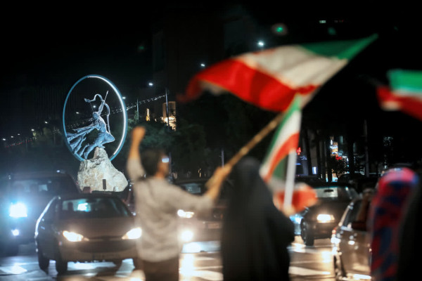 شیفت شب میدان خیابان با مردم است.