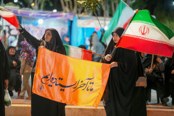 شیفت شب میدان خیابان با مردم است.