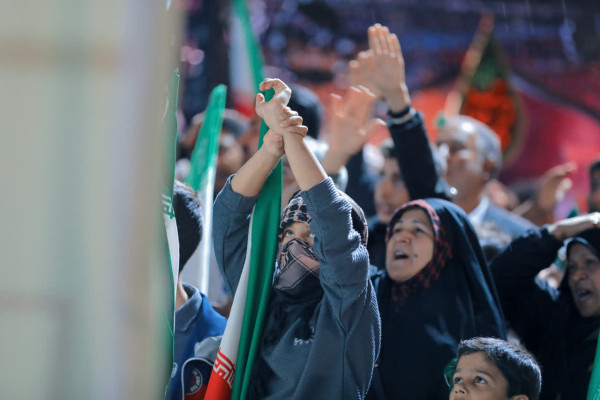 هنوز بعد از پنجاه و چهارمین شب ، صدای جهاد تبیین از میدان های اصلی شهر کرمان بلند است.