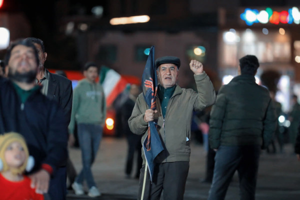 هنوز بعد از پنجاه و چهارمین شب ، صدای جهاد تبیین از میدان های اصلی شهر کرمان بلند است.