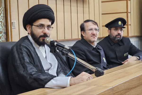 مردم ما عاشق اهل‌بیت هستند، این ما هستیم که از مردم جا مانده‌ایم