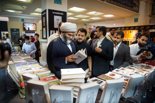 بازدید رئیس سازمان تبلیغات اسلامی از سی و ششمین نمایشگاه کتاب