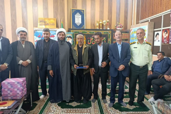 پیرغلام حسینی شهرستان کوهرنگ تجلیل شد
