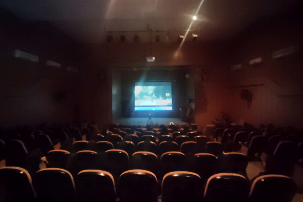 اکران فیلم سینمایی مجنون در شهرستان ملکشاهی