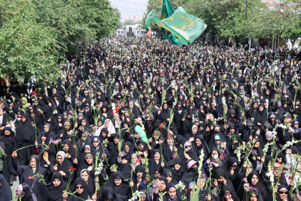 حرم رضوی، غرق در شکوه و محبت؛ آیین گلباران دختران خورشید برگزار شد