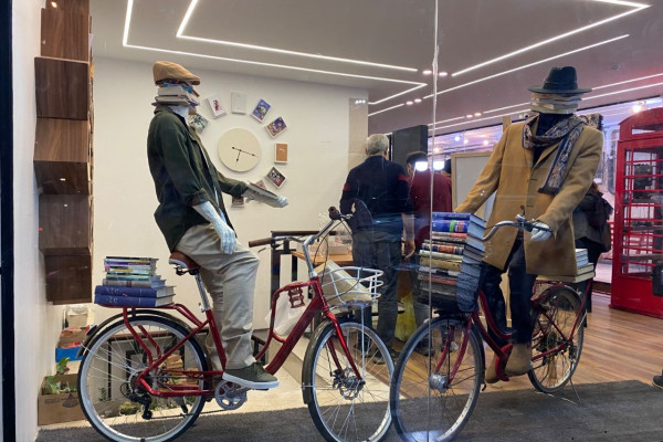 تحول کتاب‌فروشی‌ها در ایران جریان دارد