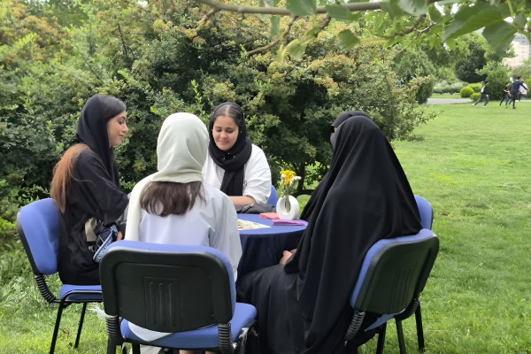 پاتوق گفتگویی برای دختران نوجوان