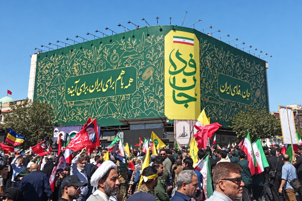 دیوارنگاره جدید میدان انقلاب رونمایی شد